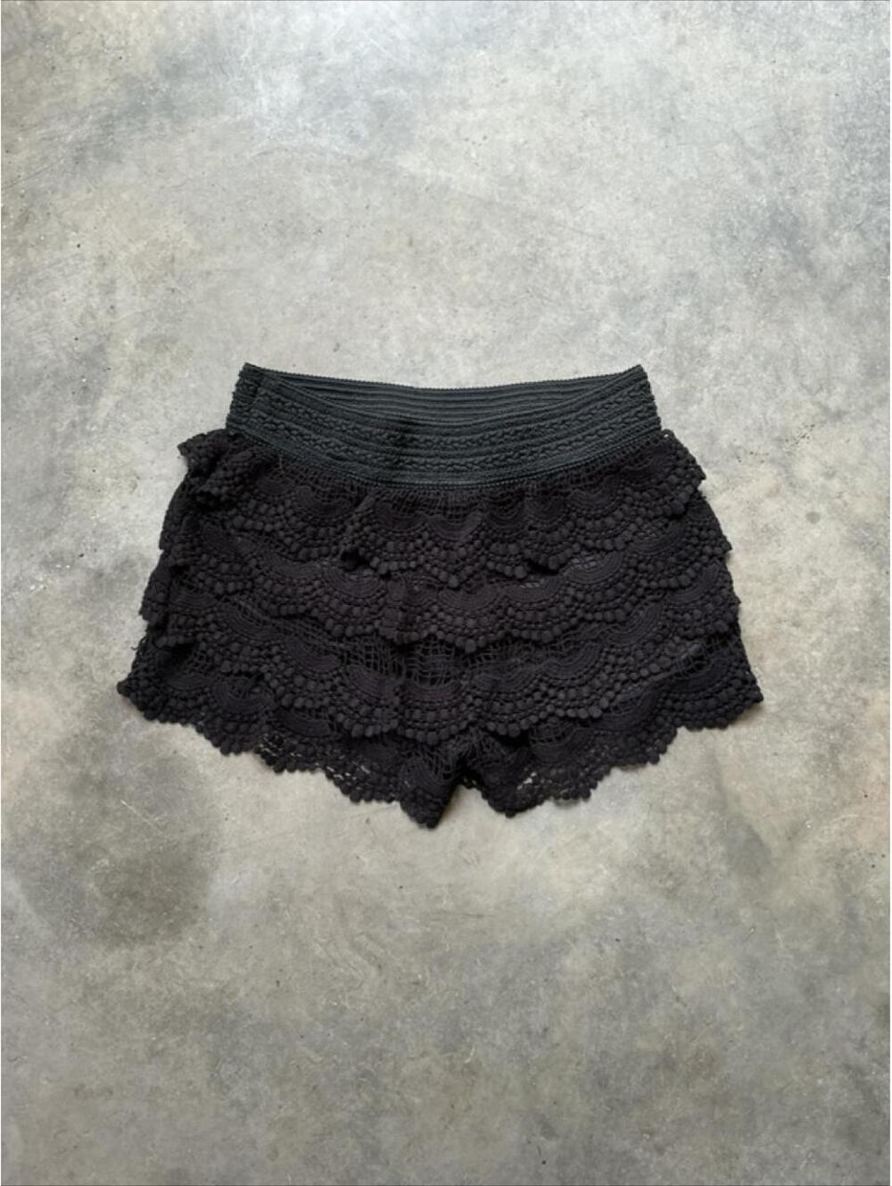 Rue 21 black lace shorts bloomers with ruffled tiers